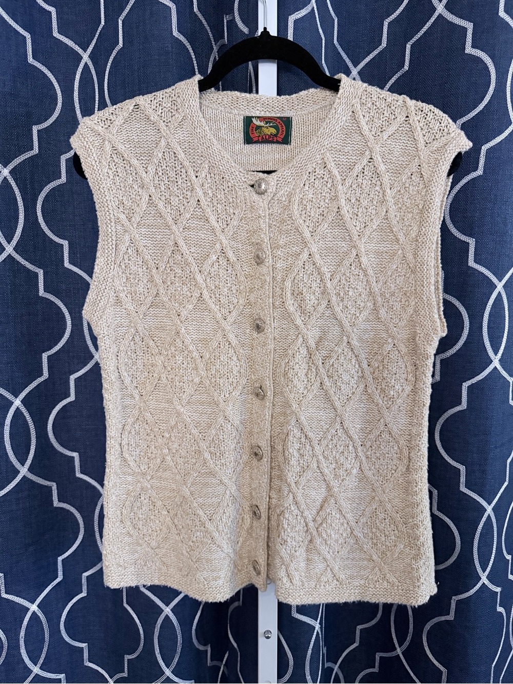 Vintage Cream Diamond-Knit Sleeveless Button Cardigan H14